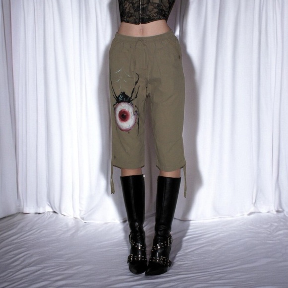 Hand painted spider eyeball khaki capri pants - Picture 5 of 9